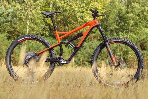 Cannondale Jekyll mountain bike