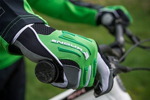 Cycling gloves