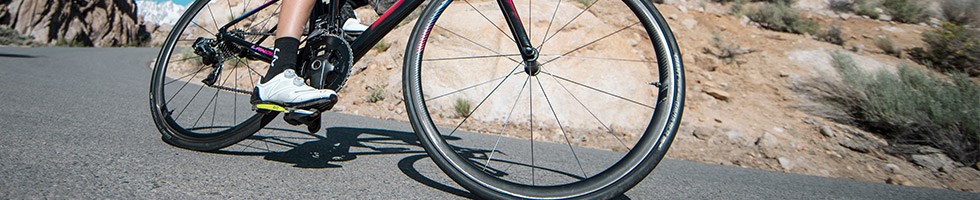 Road cyclist using clipless road pedals