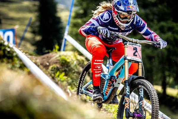 Rachel Atherton wearing Endura DH Trousers which taper at the ankles to avoid snags and improve aerodynamics