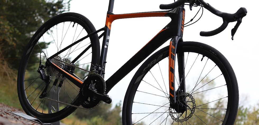 Giant Defy Advanced grade carbon composite frame