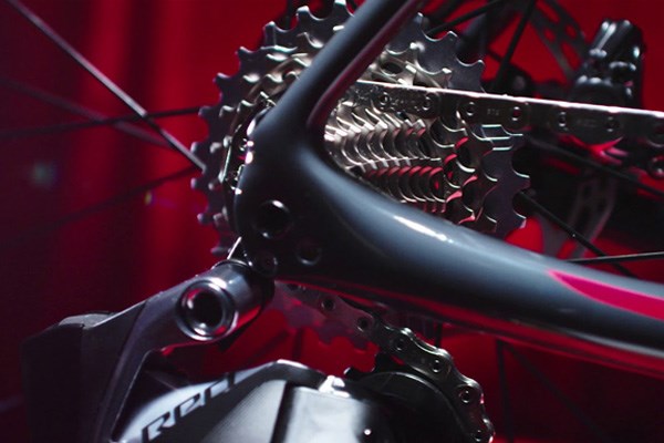 SRAM drivetrain detail