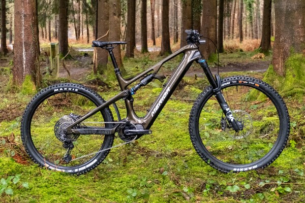 Merida eOne-Sixty cf in the woods