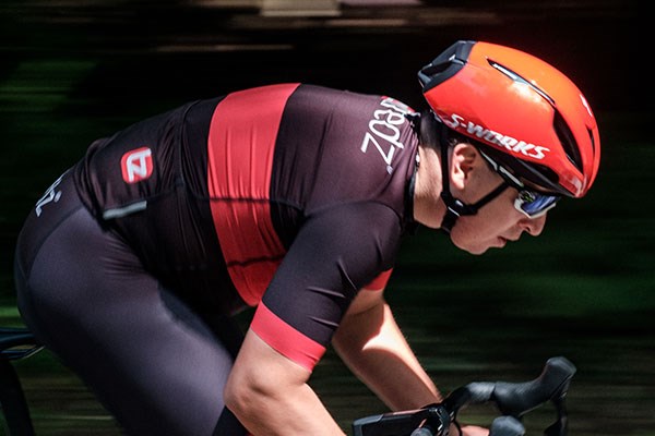 cyclist wearing s-works prevail 3 helmet