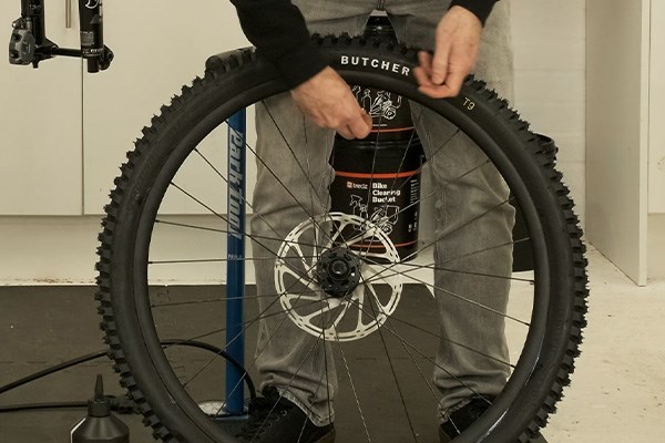 inserting valve core to a mountain bike wheel