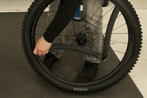 Removing innertube from tyre