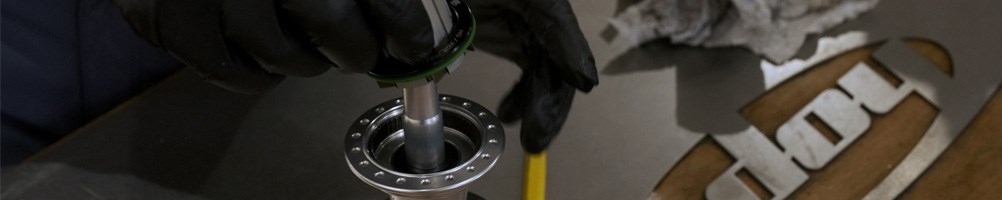 How To Bleed SRAM Brakes with the Bleeding Edge port