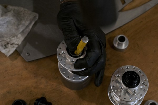 Remove SRAM brake pads