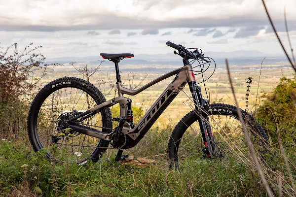 Close up of a Bosch CX Performance Line motor on an electrc mountain bike