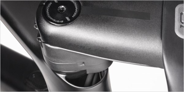 A close-up of the hidden cable routing used in the SuperSix Evo 2020