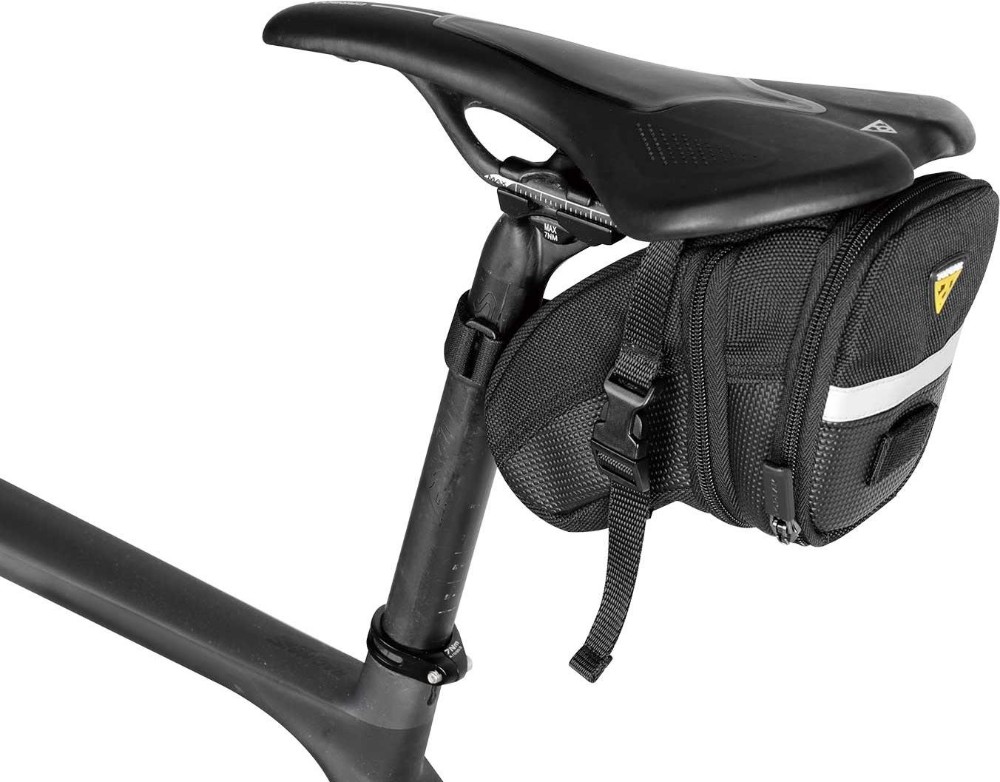 Aero Wedge Saddle Bag with Straps Medium 1.31L image 2