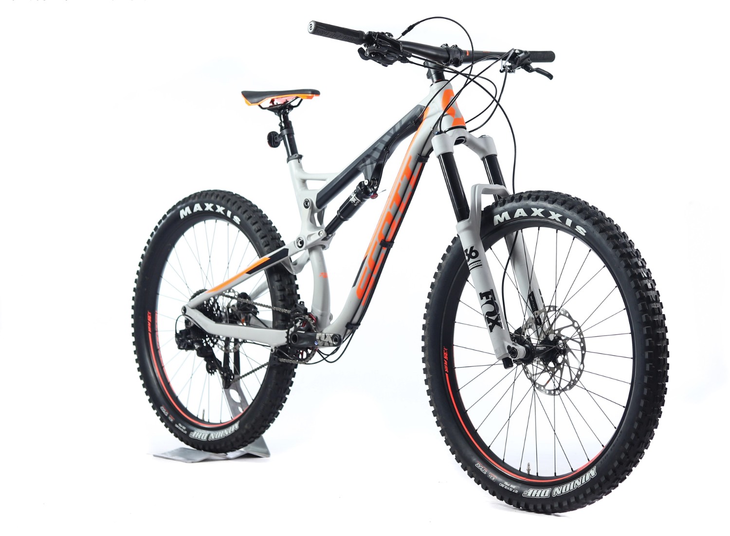 Scott Genius LT 720 Plus 27.5 - Nearly New - L - 2017 Mountain Bike product image