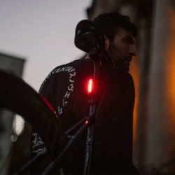 Plus+ USB Rechargeable Rear Light image 4