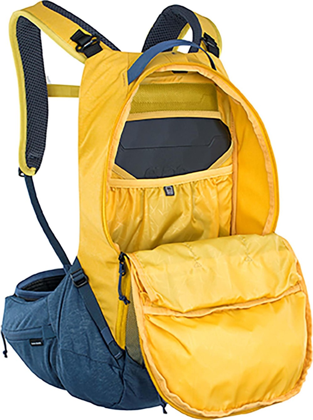 Trail Pro Protector 16L Backpack image 1