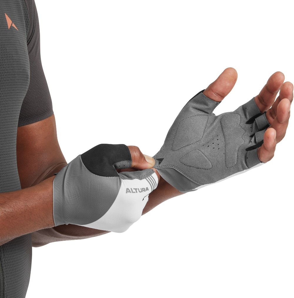 Airstream Mitts Short Finger Gloves image 2