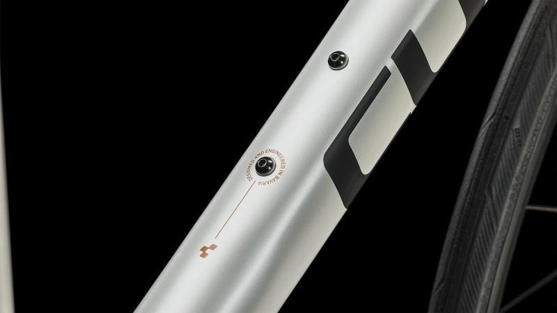 Attain Pro 2024 - Road Bike image 2