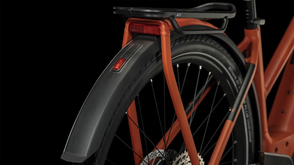 Kathmandu Hybrid Exc 750 Trapeze 2024 - Electric Hybrid Bike image 2
