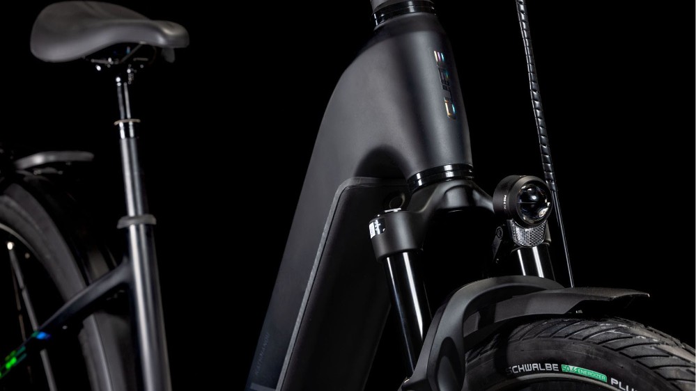 Kathmandu Hybrid EXC 800 Easy Entry 2025 - Electric Hybrid Bike image 1