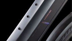 Kathmandu Hybrid EXC 800 Easy Entry 2025 - Electric Hybrid Bike image 3