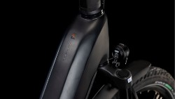 Kathmandu Hybrid EXC 800 Easy Entry 2025 - Electric Hybrid Bike image 5