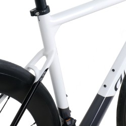 Garda 105 Di2 12x SWR 2025 - Road Bike image 3