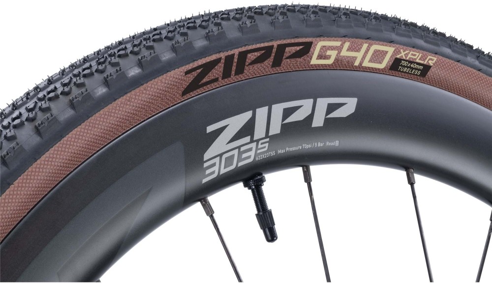 G40 XPLR Clincher Puncture Resistant Tyre 700X40C image 1