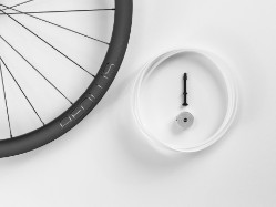 Aeolus Pro 37 Tubeless Ready Disc 700c Front Road Bike Wheel image 4