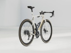 Madone SLR 7 AXS Gen 8 2025 - Road Bike image 4