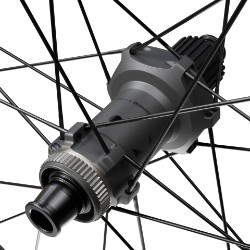 XTR M9200 XTR 29" Rear Wheel image 4