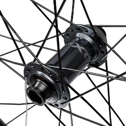 XT M8200 XT 27.5" Front Wheel image 4