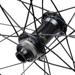 XT M8200 XT 29" Front Wheel image 4