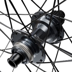 XT M8200 XT 29" Rear Wheel image 4