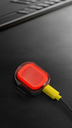 Vela 200 Lumens & Orion USB-C Rechargeable Bike Light Set image 9