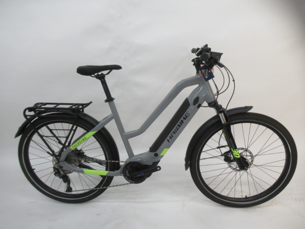 Trekking 6 Womens - Nearly New – 52cm 2022 - Electric Hybrid Bike image 1