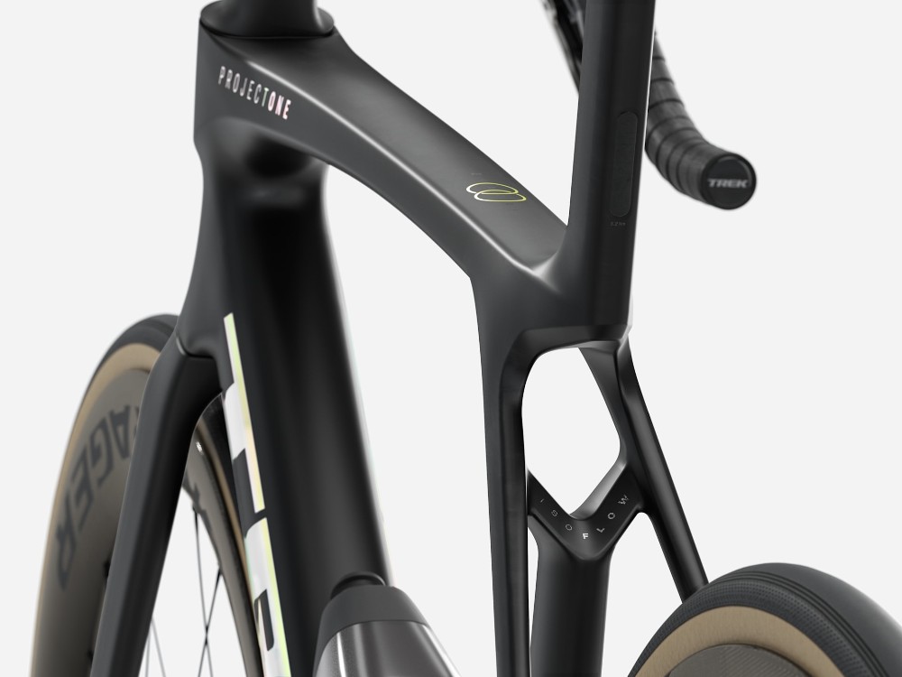 Madone SLR 9 AXS Gen 8 2026 - Road Bike image 2