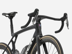 Madone SLR 9 AXS Gen 8 2026 - Road Bike image 3