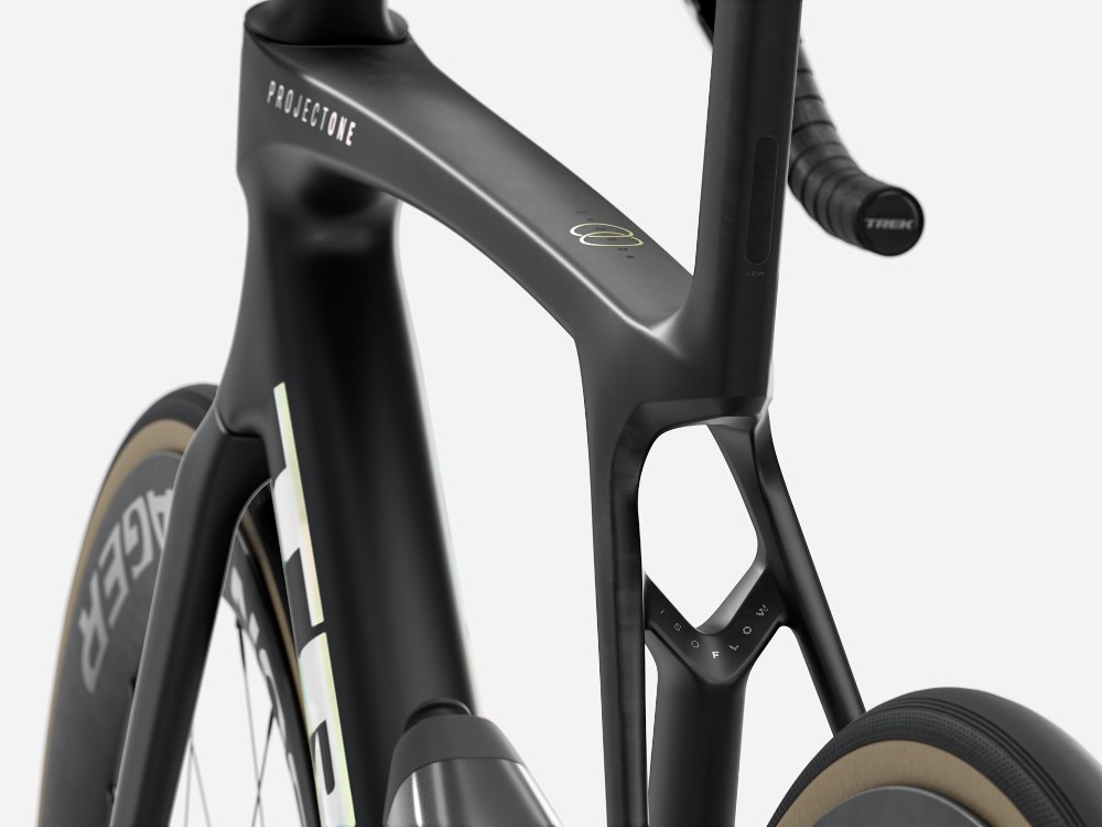 Madone SLR 7 AXS 2026 - Road Bike image 2