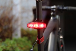 AMPP 900 Lumens & VIZ 300 Lumens USB Rechargeable Light Set image 13