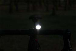 AMPP 900 Lumens & VIZ 300 Lumens USB Rechargeable Light Set image 5