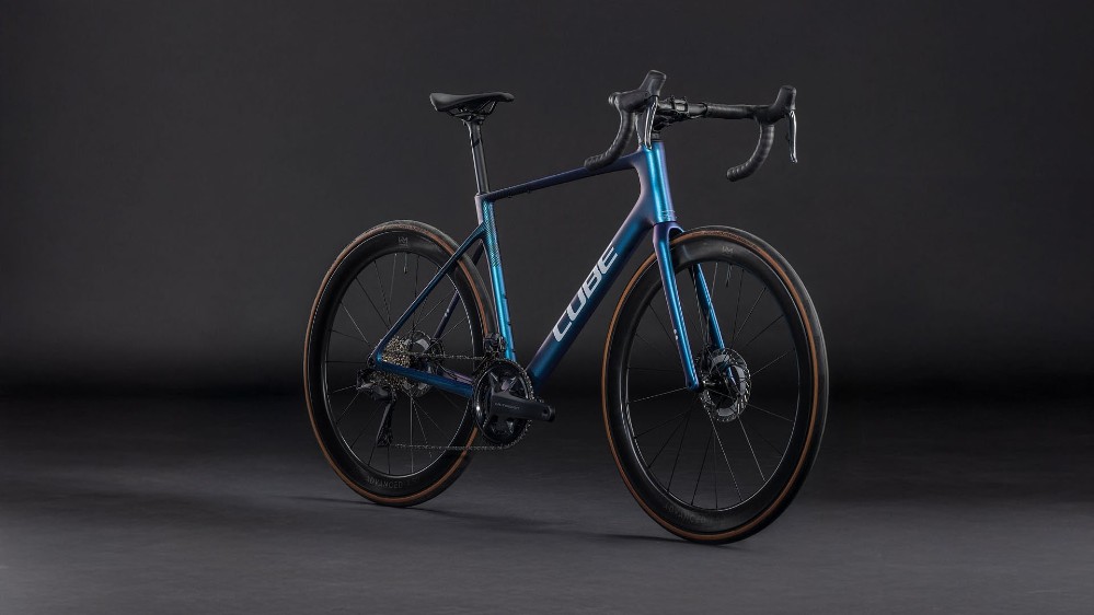 Attain C:62 SLT 2026 - Road Bike image 1