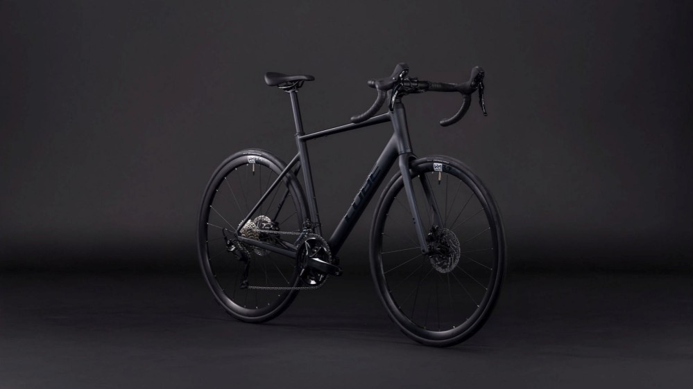 Attain SLX 2026 - Road Bike image 1
