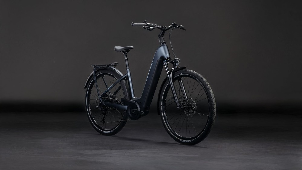Kathmandu Hybrid One 800 Easy Entry 2026 - Electric Hybrid Bike image 1