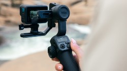 Fluid Pro AI - Multi-Device Gimbal Stabilizer With AI Tracking image 3