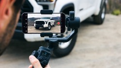 Fluid Pro AI - Multi-Device Gimbal Stabilizer With AI Tracking image 4