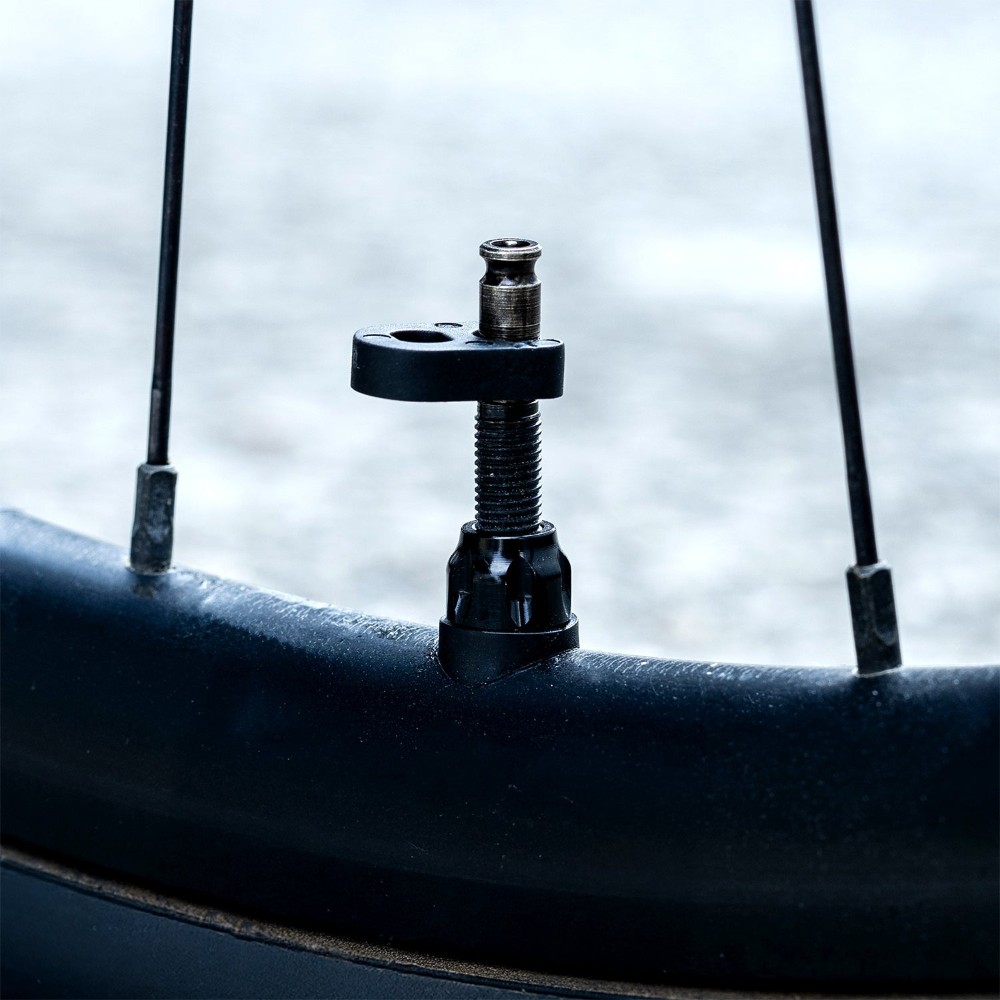 ABS Pro Clik Chuck with Clik Valve Cores image 2