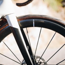 Cosmic Ultimate Disc C-Lock 700c Wheelset image 7