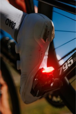 Keo 2 Max Vision Road Bike Pedals with USB Rechageable Rear Light 60 Lumens image 10