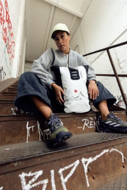 Velocity Design Line Art 23L Daypack  Backpack Bag image 4