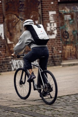 Velocity Design Line Art 23L Daypack  Backpack Bag image 5