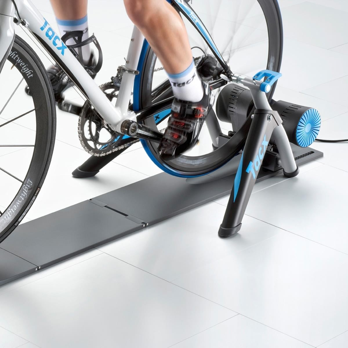 Tacx I-Genius Multiplayer Smart Trainer product image